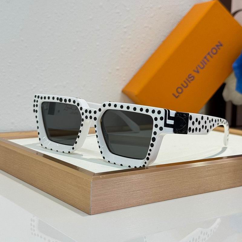 Louis Vuitton Sunglasses ID:20260319-218
